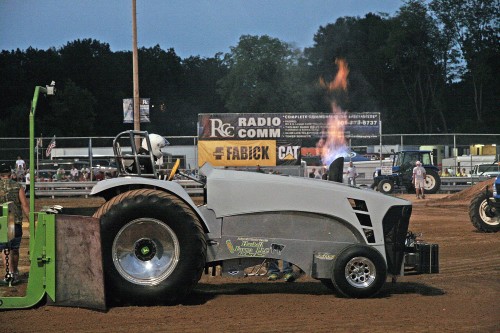 WashMoFairTractorPull2012 11 WEB.jpg