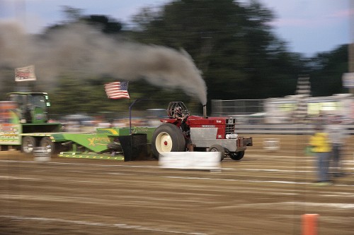WashMoFairTractorPull2012 04 WEB.jpg