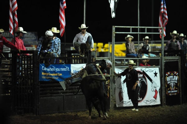 069FairBullRiding13.jpg