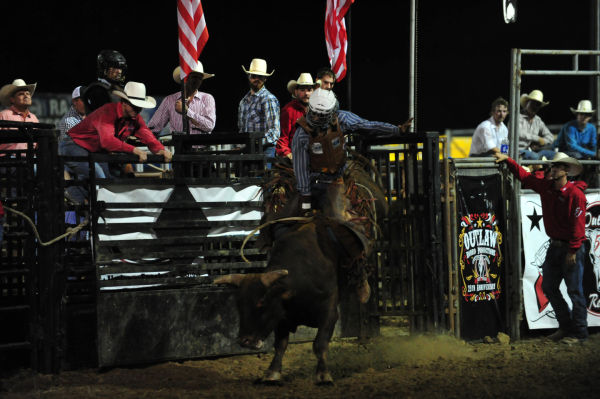 084FairBullRiding13.jpg