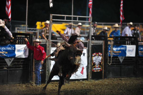 076FairBullRiding13.jpg