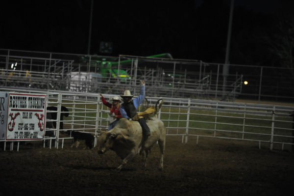 002FairBullRiding13.jpg