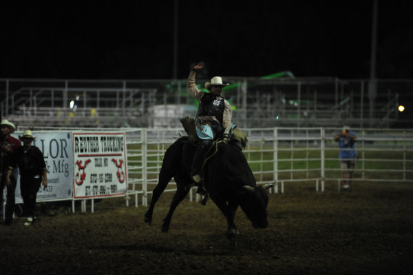 064FairBullRiding13.jpg