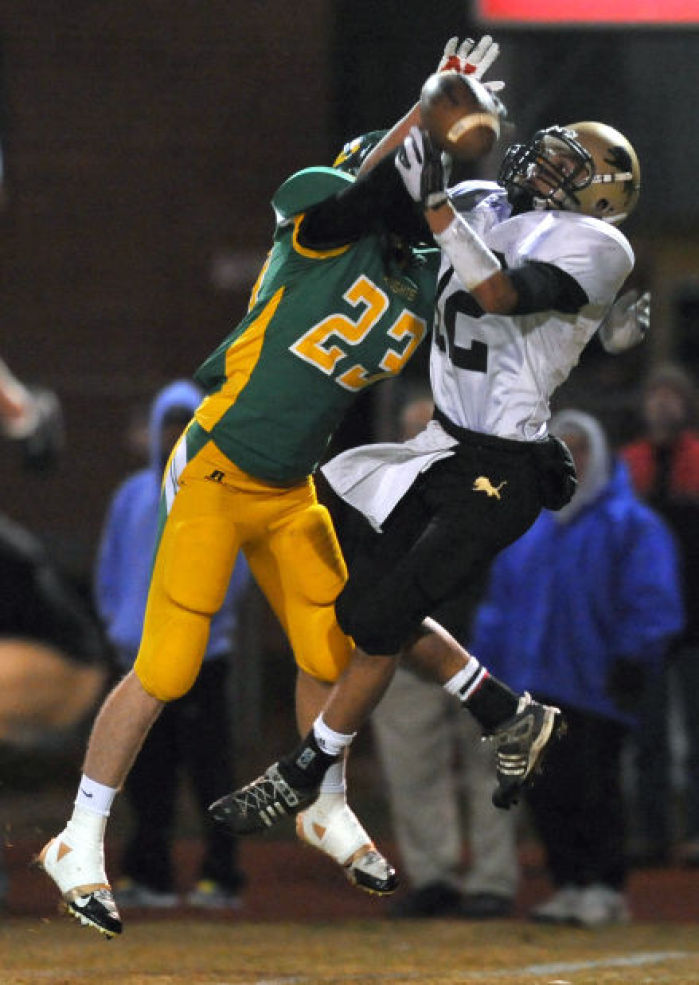Photos Football, Fremont Bergan vs. David City Aquinas, 11.6.13