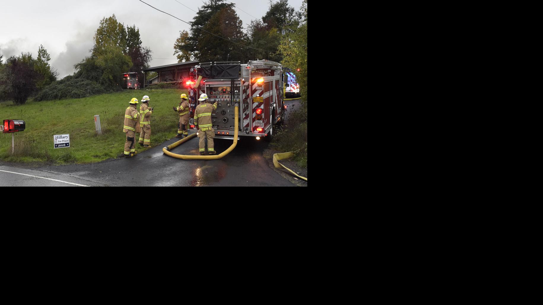 Firefighters battle Albany house fire - Corvallis Gazette Times