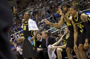 NCAA roundup (3rd round): Oregon storms into the Sweet 16