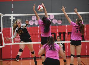 Prep volleyball: Raiders survive, finish against Rebels