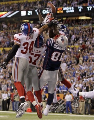 Giants beat Patriots 21-17 to win the Super Bowl