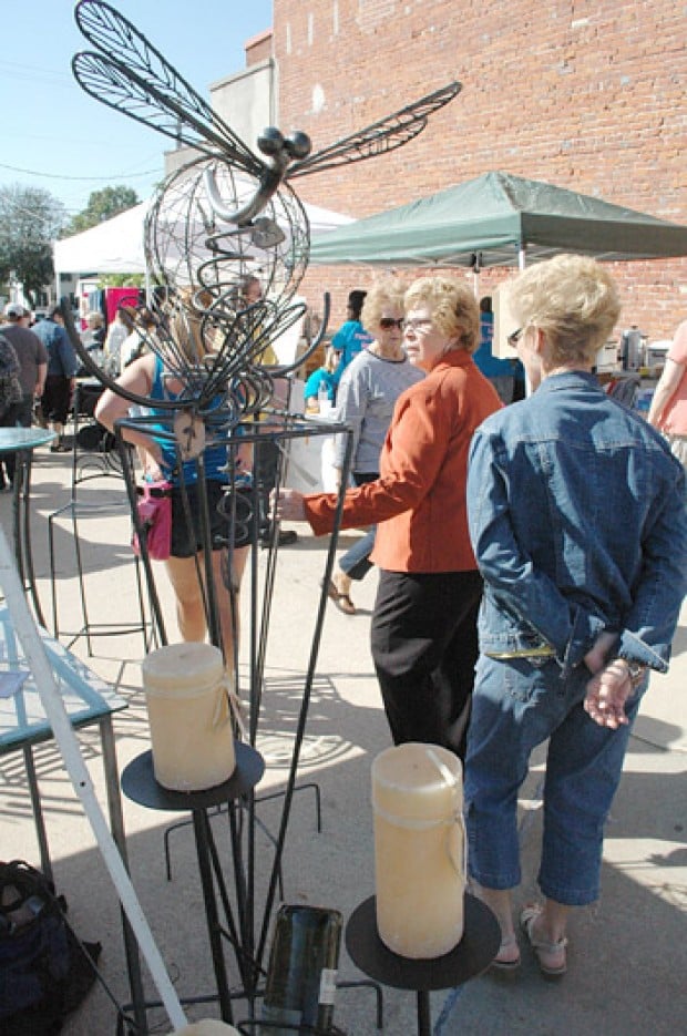 Autumn Artistry draws crowds to Osage