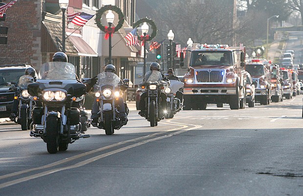 9/11 firefighter escort through Floyd County Thursday