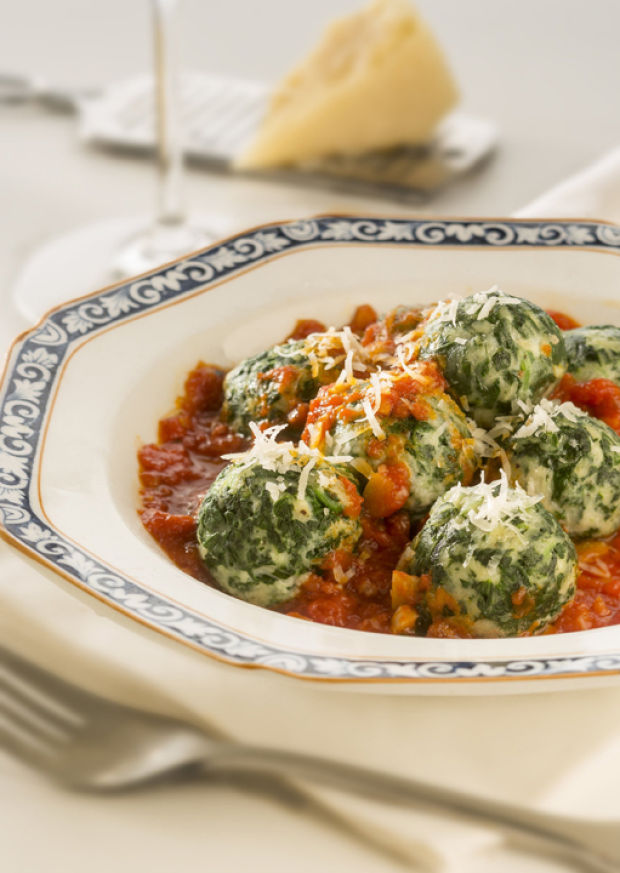 Gnudi, easytomake little Italian dumplings, may make you ravioli