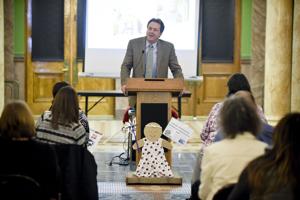Governor urges teachers, parents to support public preschool