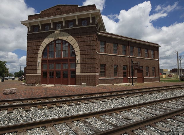 B&O Railroad Depot Restoration Is Pride Of Flora | Local | Herald ...