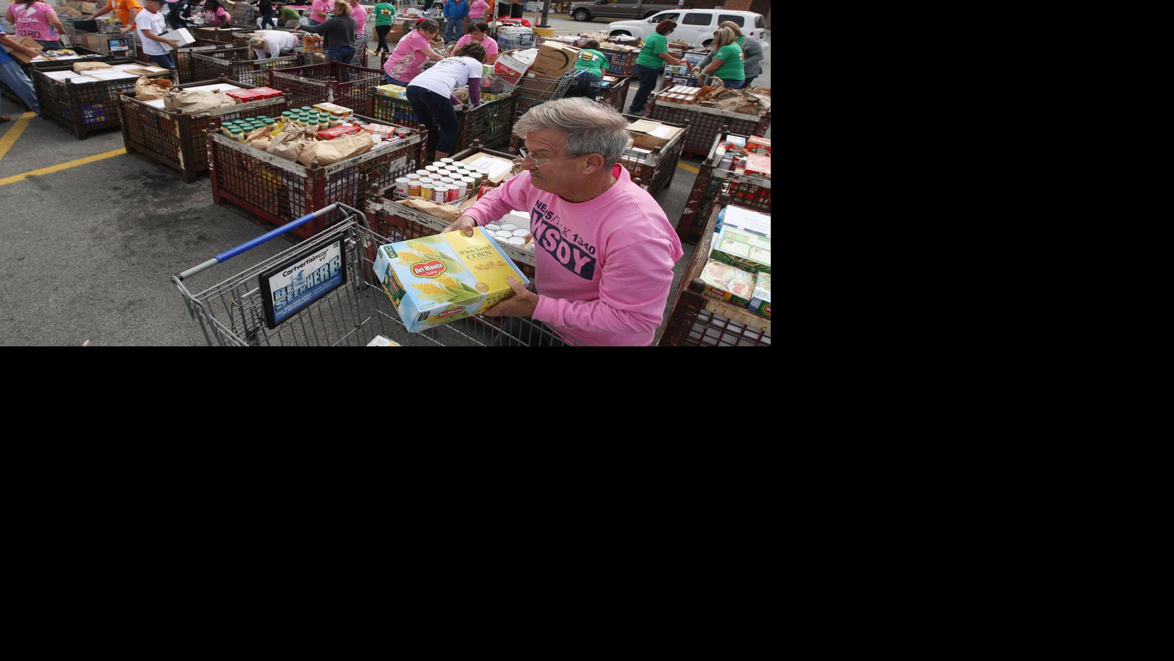 PHOTOS: WSOY Community Food Drive - Herald & Review