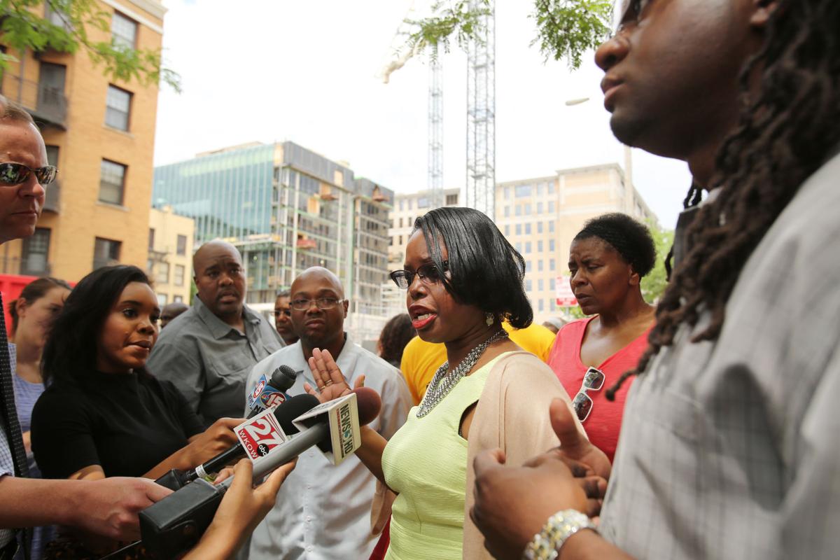 Genele Laird protest