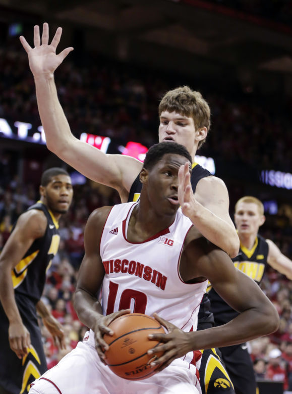 Badgers men�s basketball Iowa�s Adam Woodbury says eye