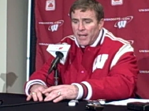 UW men's hockey coach Mike Eaves