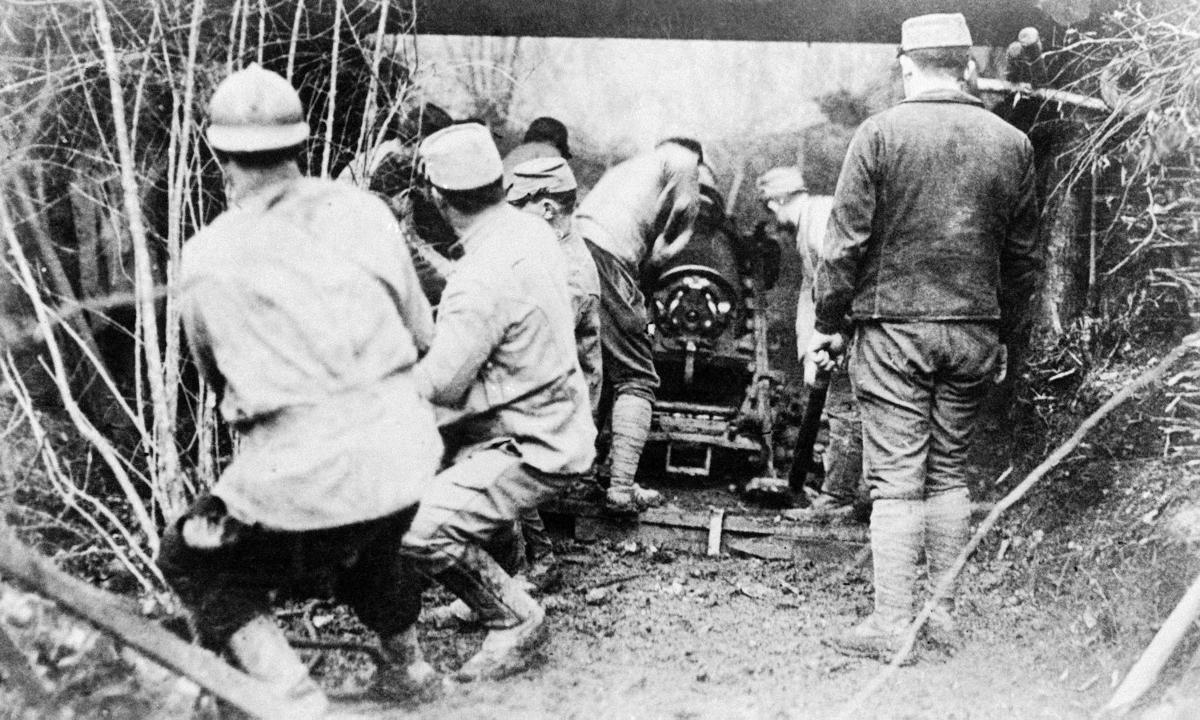 battle verdun The battle of verdun resulted in more than a quarter of a million deaths and approximately half a million wounded verdun was the longest battle and one of the bloodiest in world war i in both france and germany, it has come to represent the horrors of war, similar to the significance of the battle. battle verdun The battle of verdun resulted in more than a quarter of a million deaths and approximately half a million wounded verdun was the longest battle and one of the bloodiest in world war i in both france and germany, it has come to represent the horrors of war, similar to the significance of the battle.