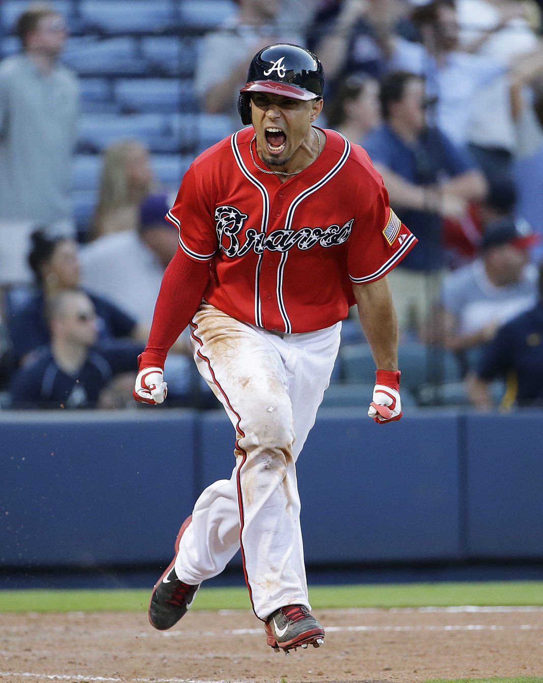 Brewers Jace Peterson's twoout single in the 11th lifts Braves