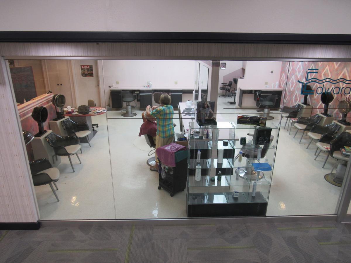 Nail Salon Open Late Near Me Sandropainting Nail Salons Open Today Photo Al Nicades Near Me