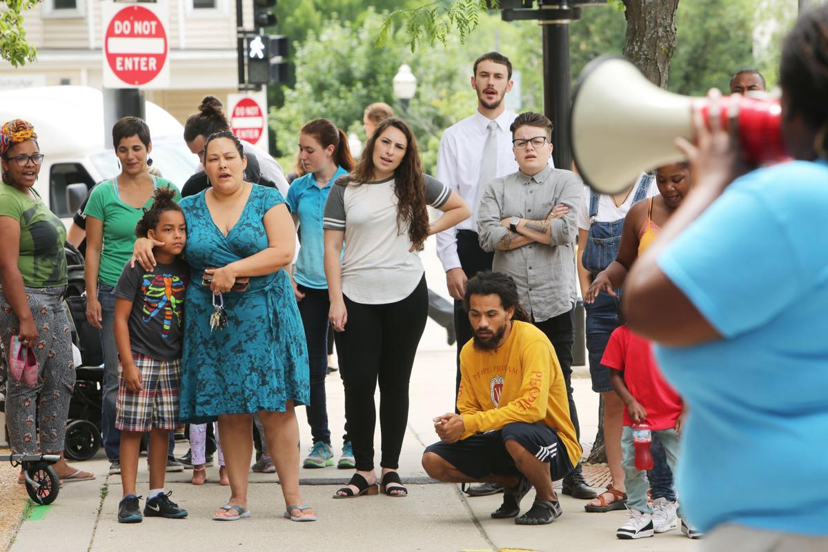 Genele Laird protest