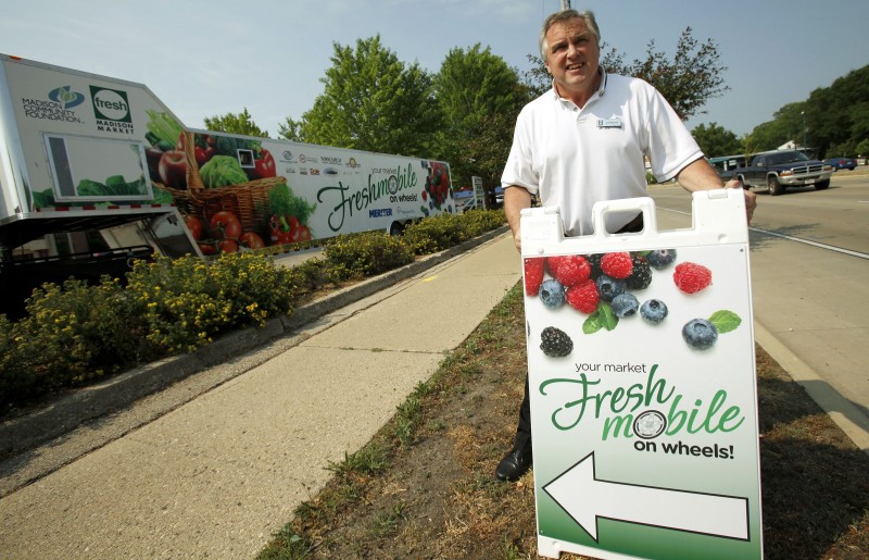 New mobile grocery store brings fresh food option to