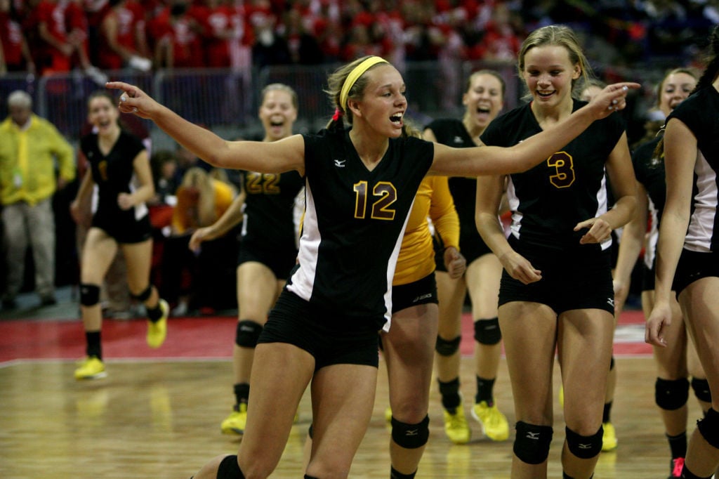 WIAA state girls volleyball Waterloo sweeps Howards Grove for spot in