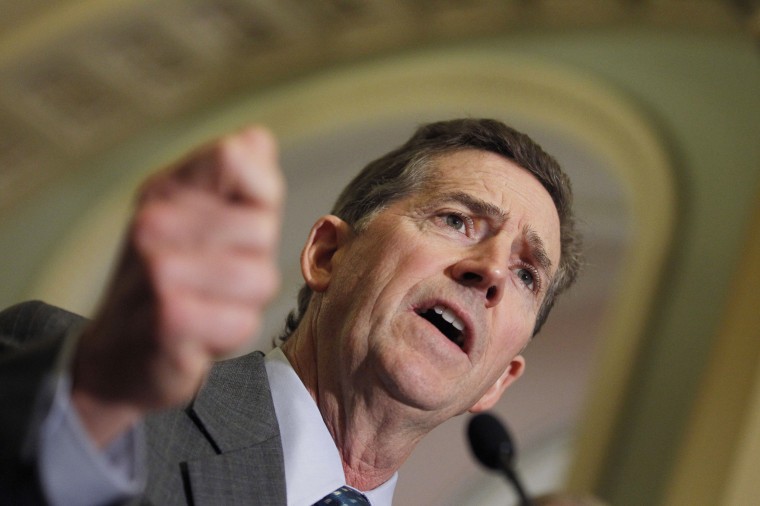 US Sen. DeMint resigns to head conservative group
