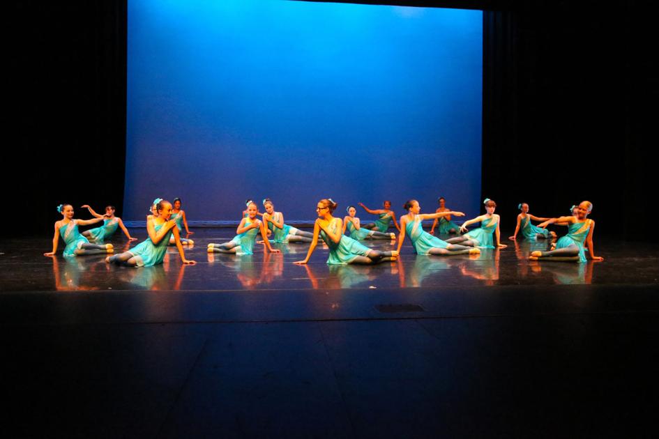'The Little Mermaid' Ballet Performance Set - Livermore Independent