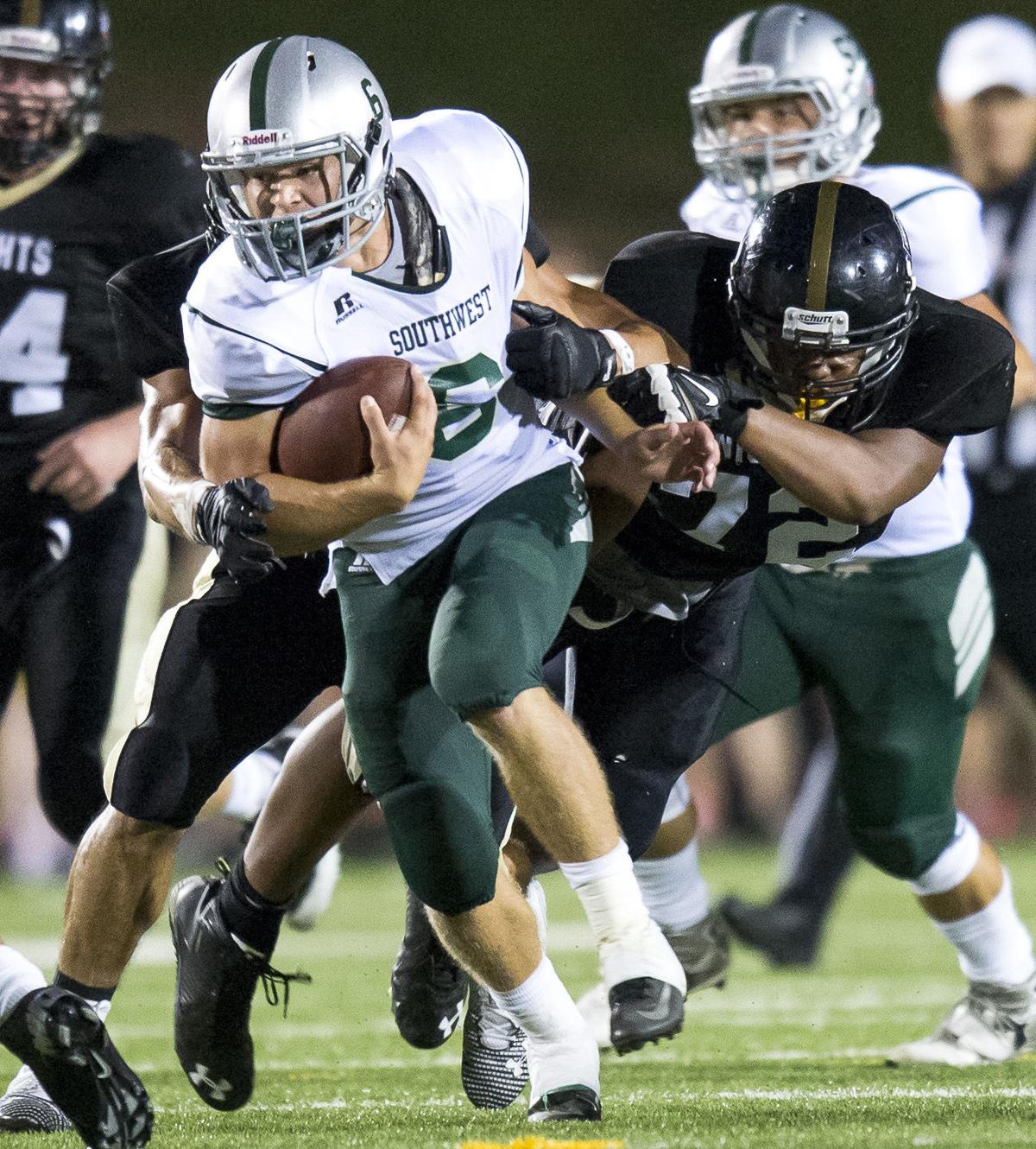 prep-football-silver-hawks-rally-past-knights-football-journalstar