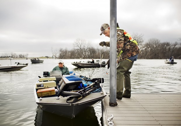 Boaters line up early for Lake Wanahoo opening