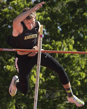 State: Cauble follows sister's footsteps to pole vault