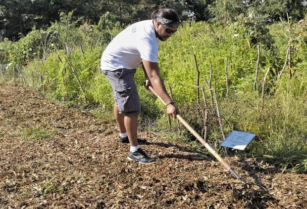 ... students move bikes, weed gardens, paint : Lincoln, NE Journal Star