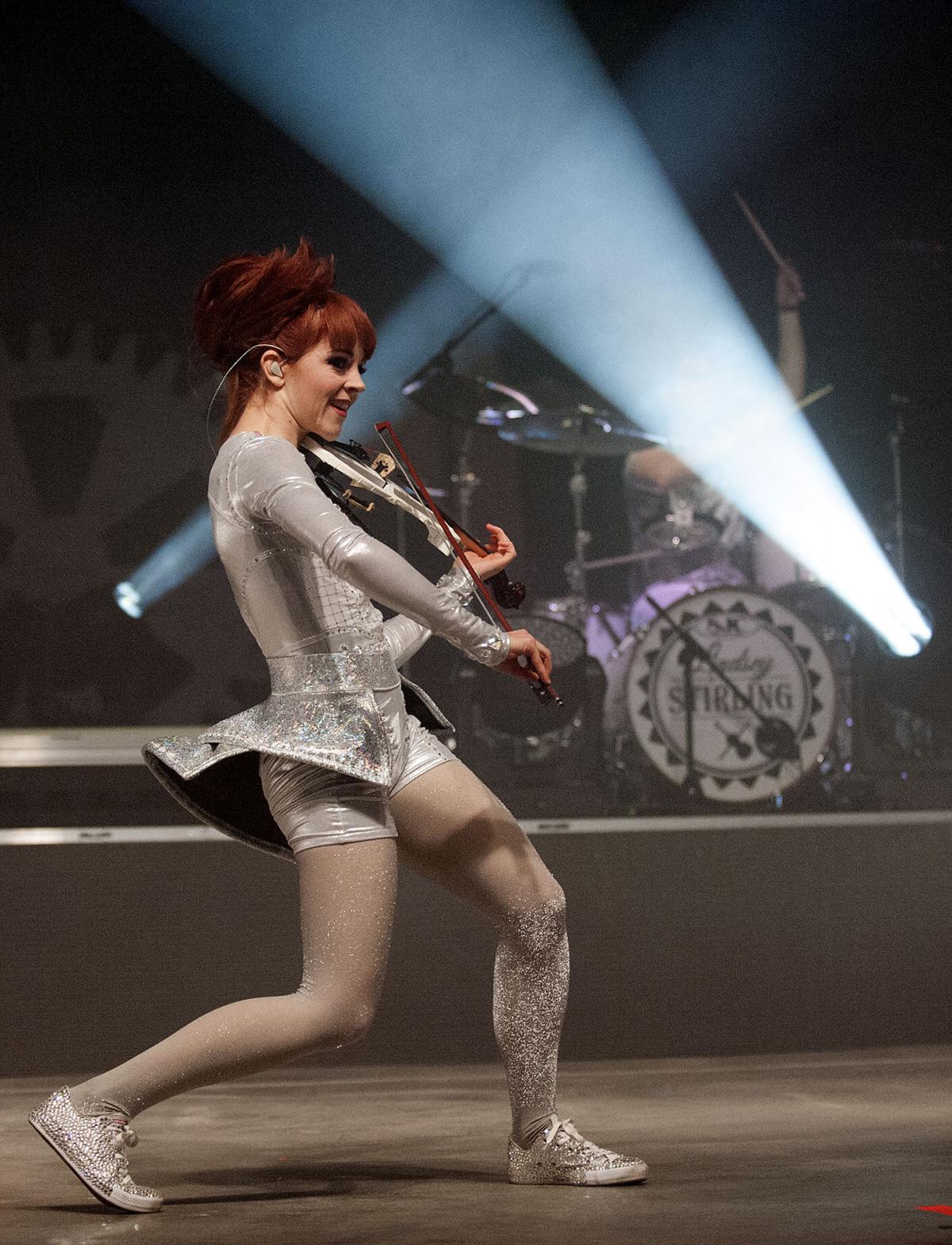 Lindsey Stirling captivates with violin and dancing at Pinewood Bowl