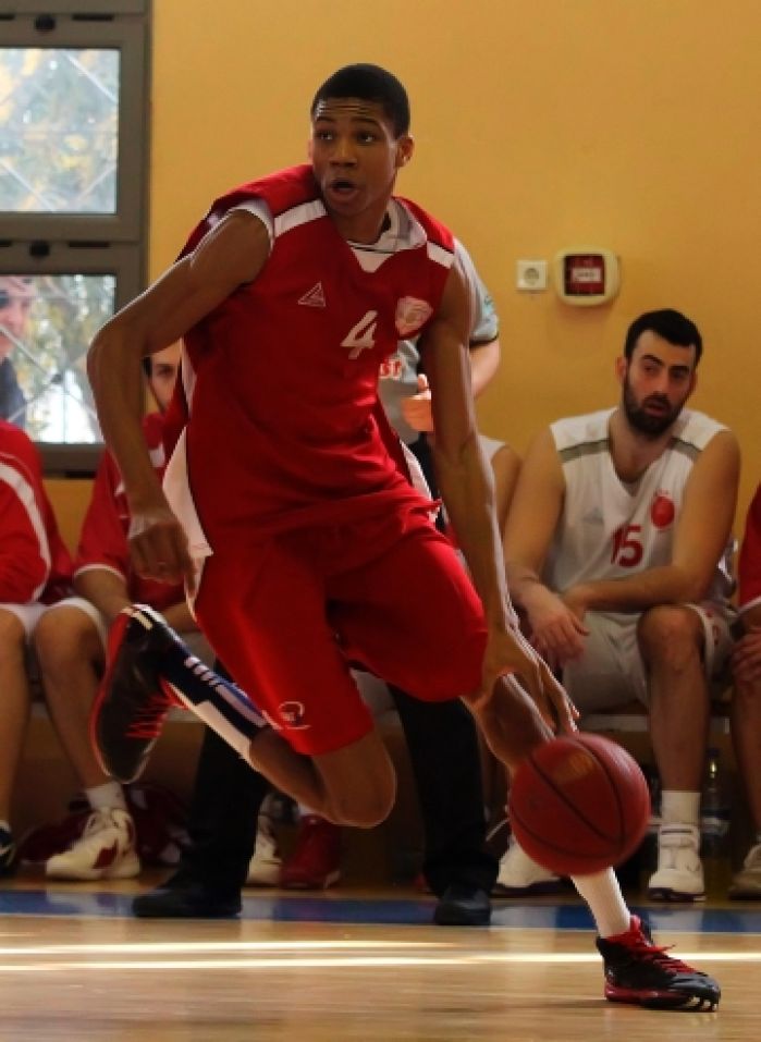BUCKS BEAT: Antetokounmpo&#039;s brother will play for Dominican : Basketball