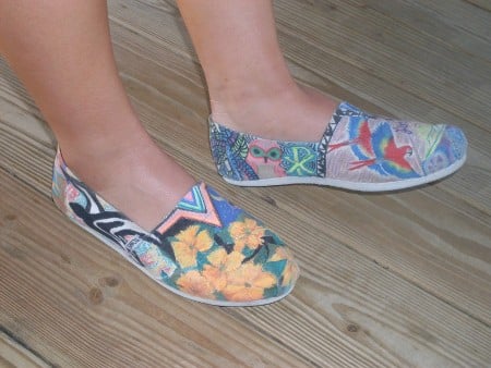 Toms Shoes Chicago on Local Girl Creates Designs For Shoes   Kentucky New Era  News