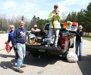 Volunteers turn out for annual Earth Day Cleanup