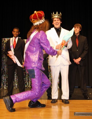 All hail Mr. Holmen: Trautmann wins title