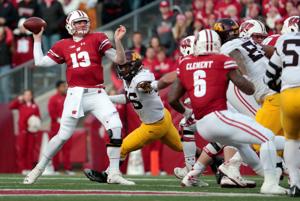 Badgers football: Wisconsin quarterback Bart Houston finishing wild senior season on a high note