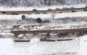 Update: Crews find sheen in Mississippi River at derailment site