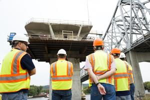 Area engineers tour Winona bridge project