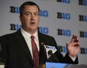 Badgers football: Paul Chryst works on game plan for communication off the field