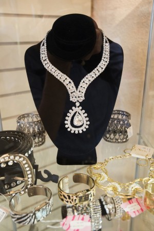 Boutique selling lacy lingerie, trendy purses opens in Downtown Lodi 