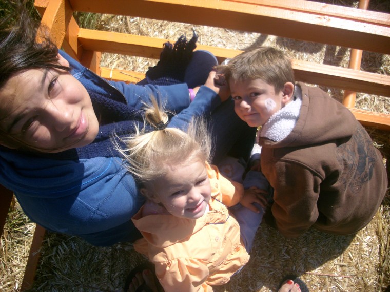 Savannah, Hunter and Sierra at Phillips Farm