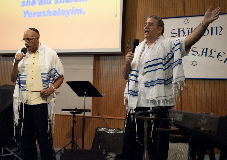 Beth Hallel Messianic Fellowship’s 10th anniversary worship