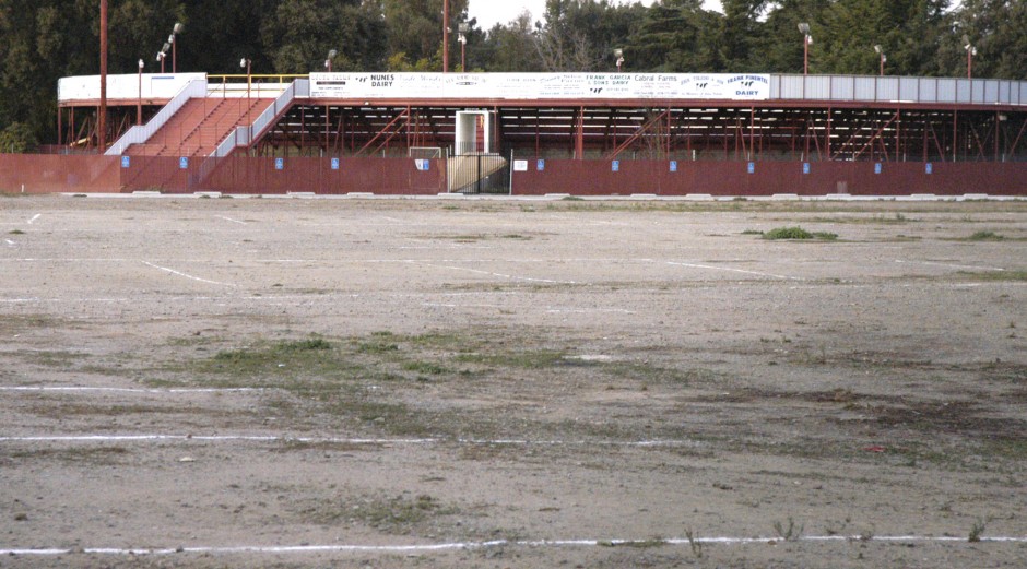 Thornton residents complain about loud concert music at bullfighting arena