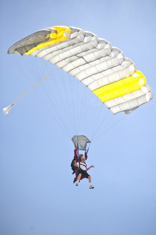 Longtime friends, age 85 and 93, make soft landing at Lodi Airport