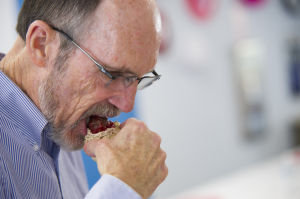 Reporter takes a turn as cupcake contest judge