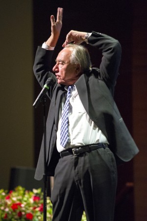 Will Durst aims humorous jabs at left, right and center during Leadership Forum