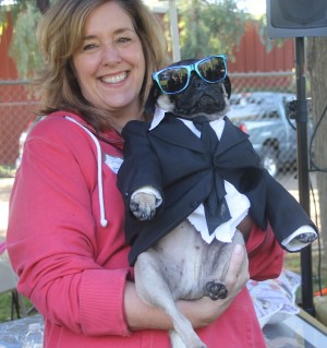 Trick or dog treats: Local pugs dress up in costume 